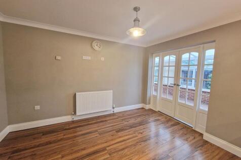Bilberry Close, Eaton Ford, PE19 photo 4