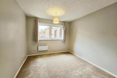 Chichele Court, North Street, Rushden, Northants photo 5