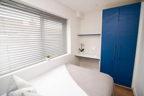 7 Queen Anne bedroom 7