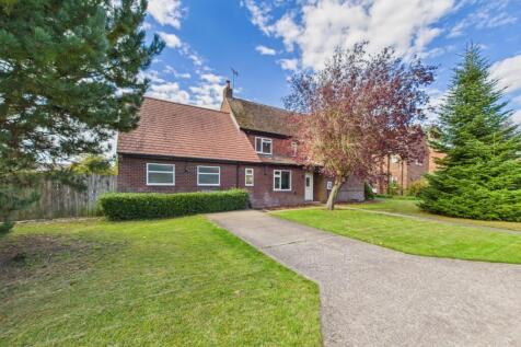 4 Bedroom Detached House - For Sale