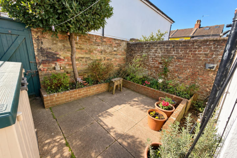 For Sale by Aspire Residential | London Street