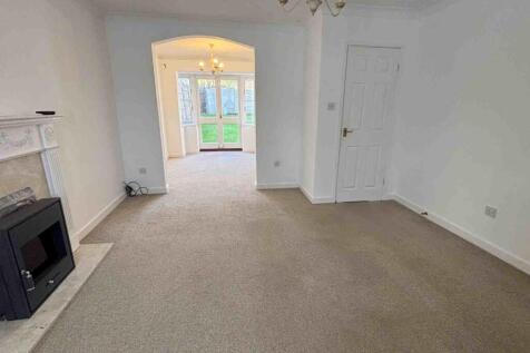 Oadby, Needham Close photo 4