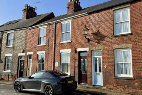 2 Bedroom House - mid terrace for Sale