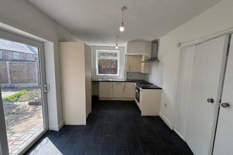 St. James Road, Manchester, Greater Manchester, M7 photo 3