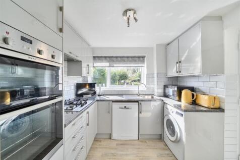 Kitchen (2).jpg