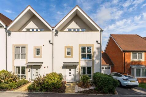 66 Langmore Lane-22.jpg
