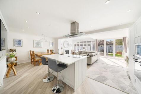 Open Plan Kitchen/Living/Dining
