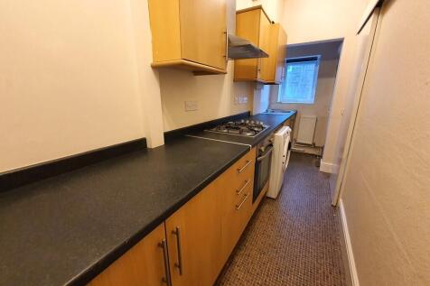 Blackmoorfoot Road, Crosland Moor photo 4