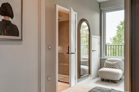 North Gate Park - Plot 2 The Ash - Principal bedroom