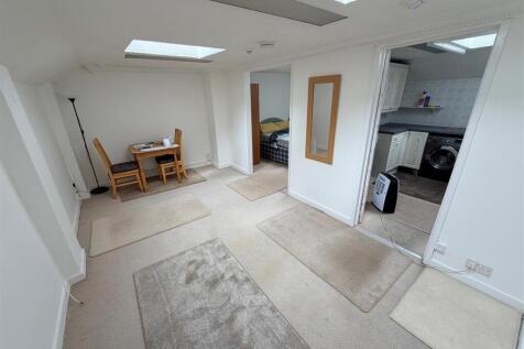 Living Room 2.jpg