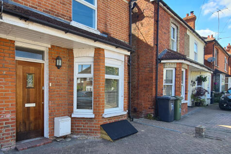 Family home, 4 bedrooms, popular area of Guildfor