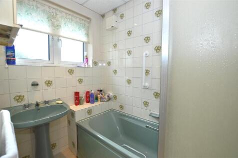 Rosebery Road bathroom.JPG