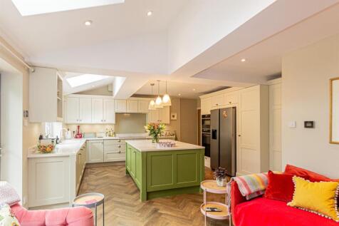 Dining Kitchen &amp; family Room