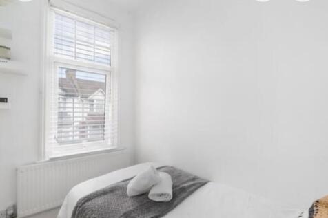CALVIN BEDROOM
