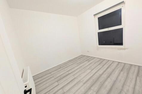 Woodchurch Road, Birkenhead, CH42 photo 4