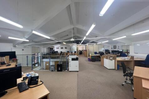 4 Oakridge - internal.jpg