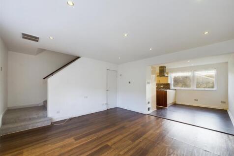 Friars Wood, Forestdale, South Croydon photo 4
