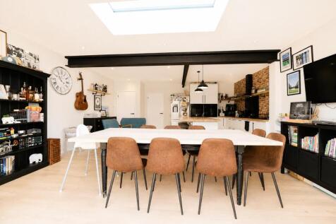 Dining Area.jpg