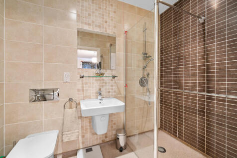 Apartment 22, Bou...