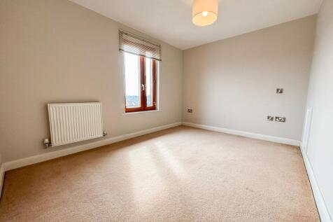 Abbey End, Kenilworth, CV8 photo 3