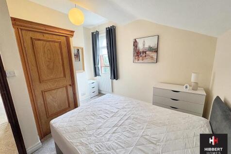 Highfield Avenue, Sale, M33 photo 4