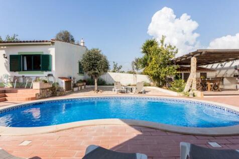 3 Bedroom Villa with 1 Bedroom Annex, Pool and Garden, Lagos