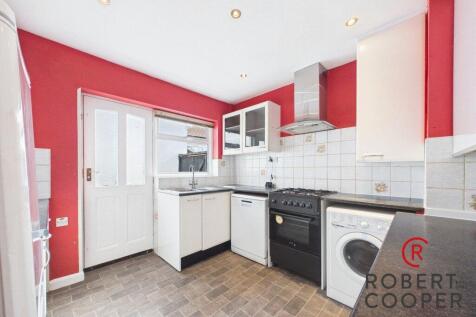 Woodford Crescent, Pinner, HA5 photo 5