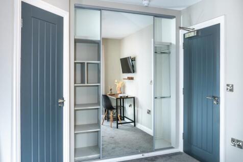 Room 1, 43 Eastcott Hill, Swindon, Wiltshire, SN1 photo 4