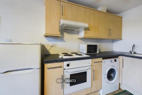 Kitchen &amp; Living area