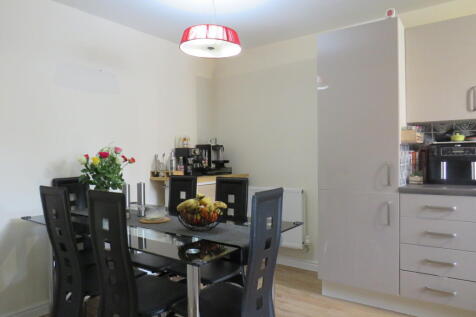 2 Kitchen diner