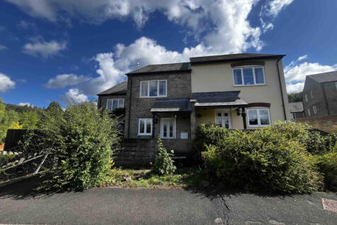 A CUTE VILLAGE HOME | PARKEND