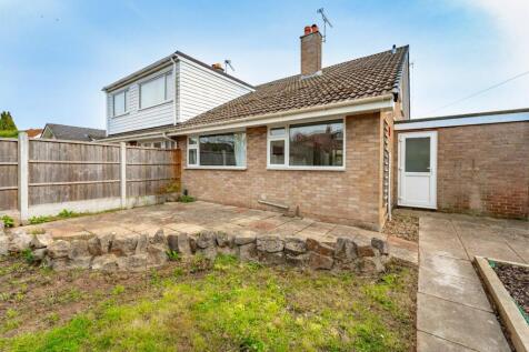 17 - rear garden.jpeg