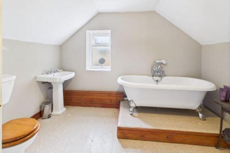 First Floor Bathroom