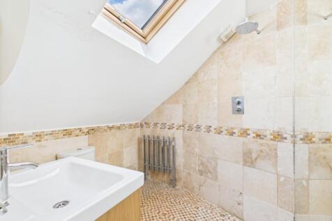 CAM03729G0-PR0084-STILL003