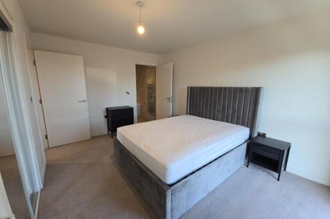 Tilling Courtyard, Weldale Street, Reading photo 4