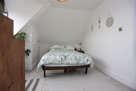 17 Steyning Court...