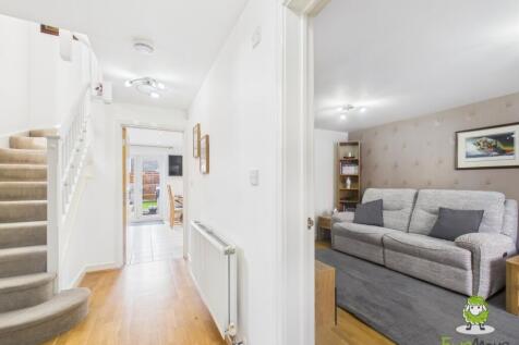 EweMove Estate Agents Basingstoke - Penton Way -Ha