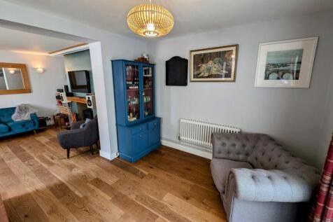 24 Church Rd dining 4.jpg