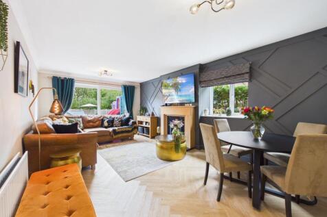 Open Plan Living / Dining