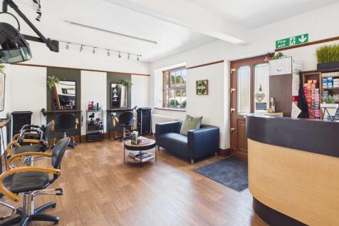 Salon Area