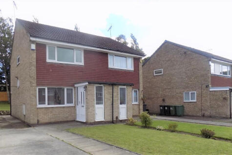 2-bed semi-detached on Turnberry Grove,  Leeds, LS17, £1,295/mo