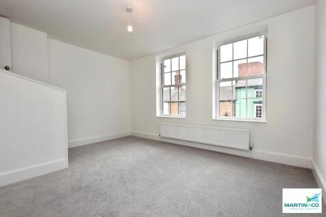 High Street, Lutterworth photo 3
