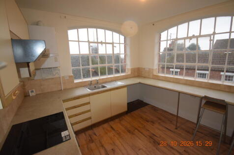 Harcourt Square,
Earls Barton,
NN6 photo 4