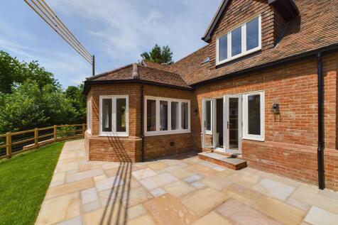 CAM02136G0-PR0041-STILL013