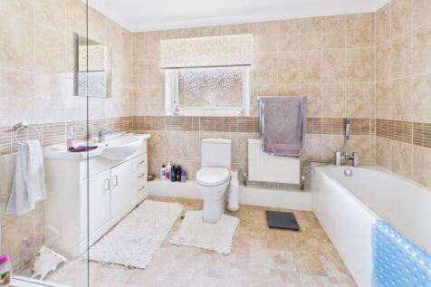 Family Bath &amp; Shower Room