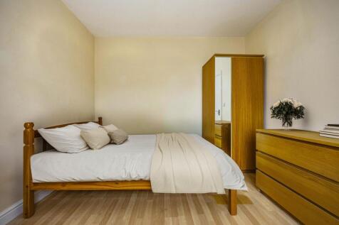 1 Double Bedroom