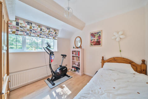 1301977-18-68406f...