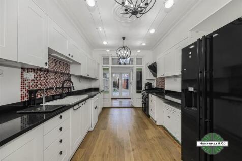4A  Essex Road -011.JPG