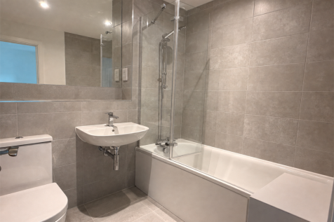 3 bedroom Semi Detached House in Goodmores Drive, Exmouth photo 4