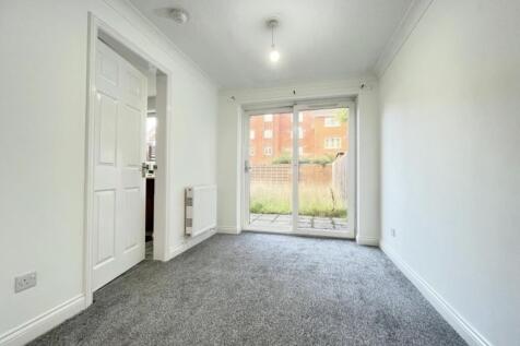 Endeavour Close, Preston, Lancashire photo 4